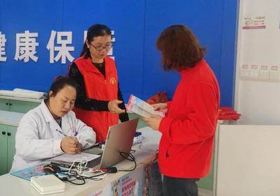 大余縣深入開展優(yōu)生優(yōu)育進(jìn)萬家宣傳活動，營養(yǎng)健康咨詢服務(wù)惠及民眾