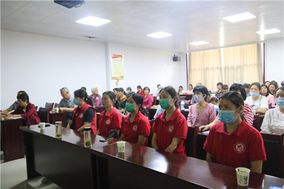 廬江縣人民醫(yī)院婦聯(lián)志愿者開展全民營養(yǎng)周宣傳活動 送健康進(jìn)社區(qū)，共筑營養(yǎng)防線